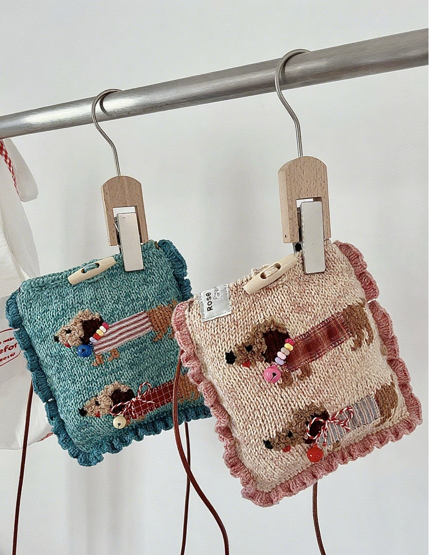 Pink Dachshund Crochet Crossbody Phone Bag